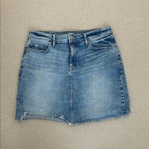 Old Navy Frayed Hem Jean Skirt
